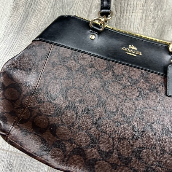 Coach‎ Brown Purse - Picture 7 of 16